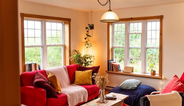 Accommodations for 12, private farm-to-table chef and activities! in Austin