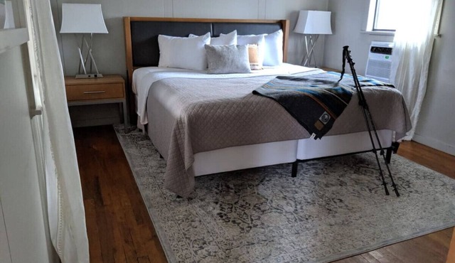 Adventure Cabin 4 with King Bed