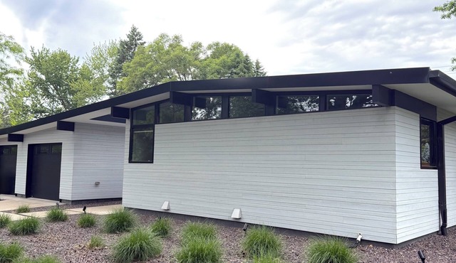 Architect-Designed Modern Home in University Heights, minutes walk from Kinnick