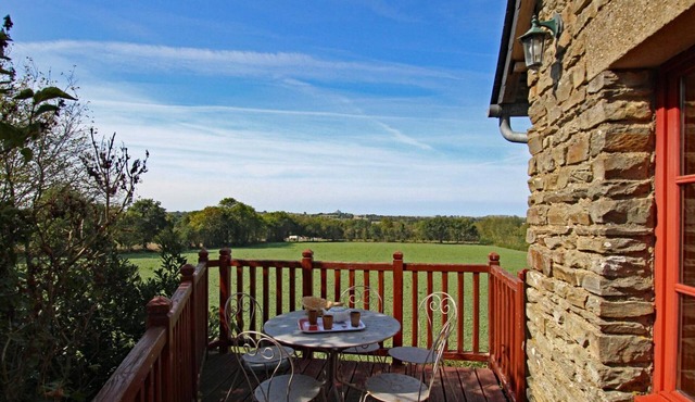 Authentic duplex in Dragey-Ronthon with wifi and pets allowed in Dragey-Ronthon