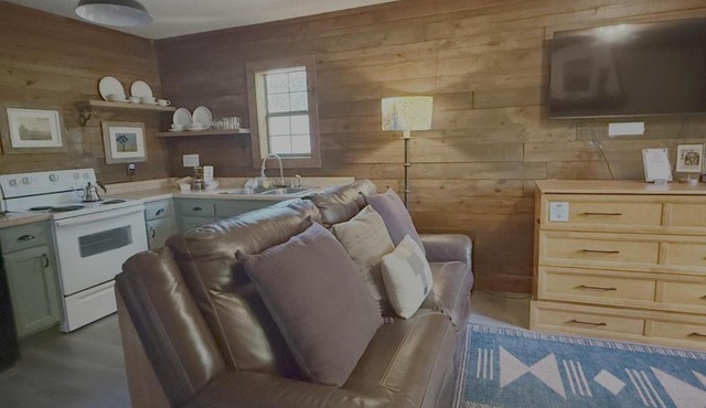 Authentic Log Cabin with Full Kitchen, Fireplace a