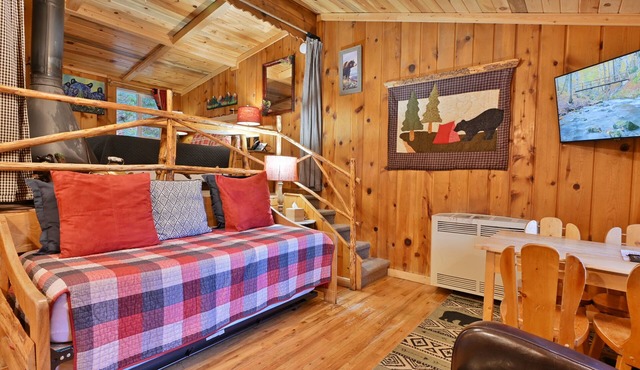 Authentic Mountain Cabin - Queen Bed, Private Deck, Adventure Awaits!