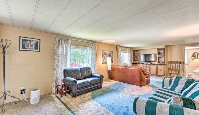 Basecamp 6 bed Home near Power Plant, Glendo