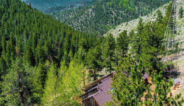 Beautiful Adult Themed Mountain house with WiFi in Idaho Springs