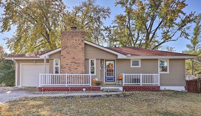 Beautiful Bellevue Home w/ Deck + Gas Grill!