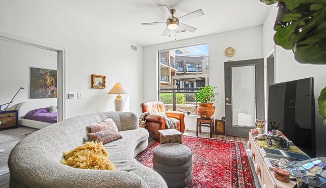Beautiful Luxury Condo in the Heart of Overland Park