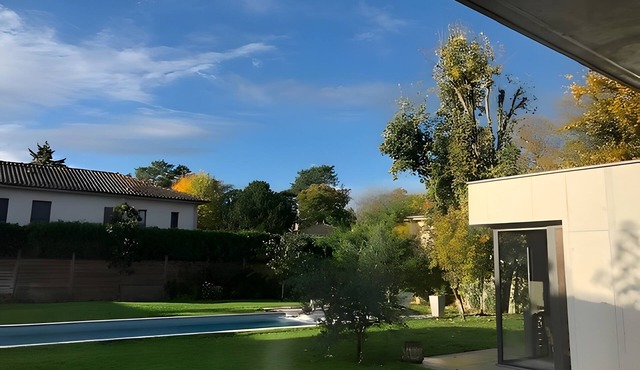 Bed and Breakfast 'Chambres Contemporaine' with Shared Pool, Shared Terrace and Shared Garden in Écully
