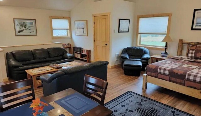 Bitterroot Paradise 1 BR Guesthouse