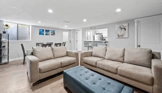 Blue Sky Oasis /Spacious & Cozy / walkout basement