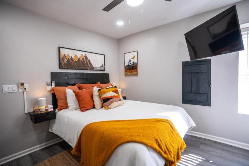 BOHO-MOD STUDIO APARTMENTs