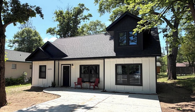 Brand New Breezy Point Cabin Retreat - Birdsong Bungalow