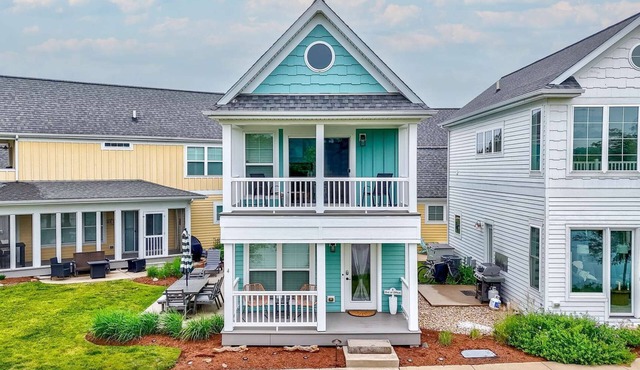 Breathtaking River Front Views!