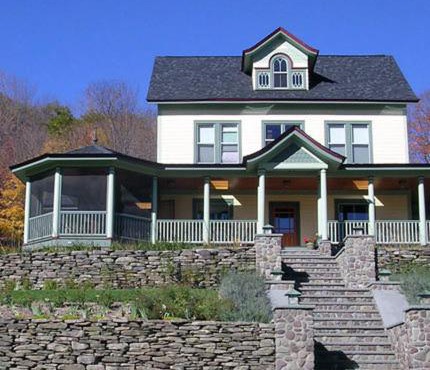 Breezy Hill Inn