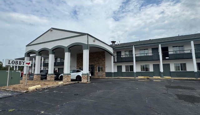 Budget Host Inn