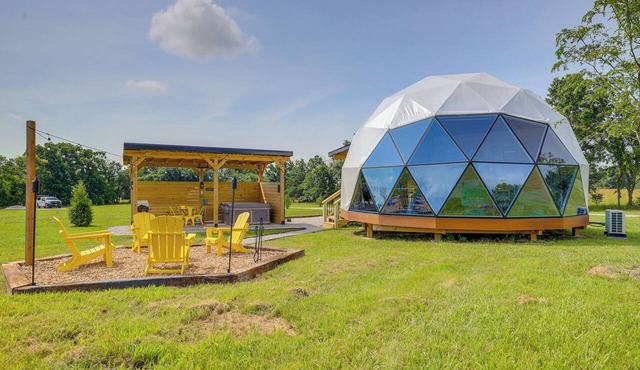 Butler ‘Pop Culture Camp’ w/Private Hot Tub & BBQ
