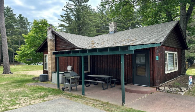 Cabin 2 by Eagle Waters Resort