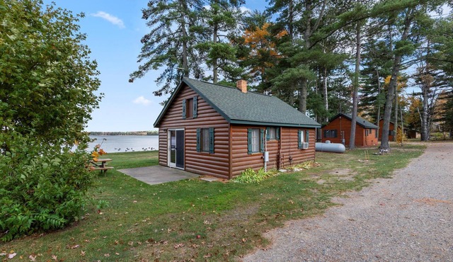 Cabin #2 - Half Moon Resort