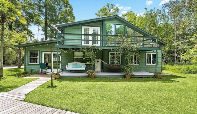 Casa Verde ~ Secluded & Peaceful property, 2 minutes from downtown Covington.