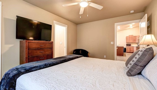 Central and Quiet, 2 Car Garage, Yard #776A in Hermiston