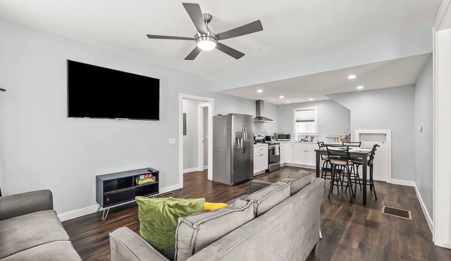 Central Fort Wayne Apartment | Triplex Residence