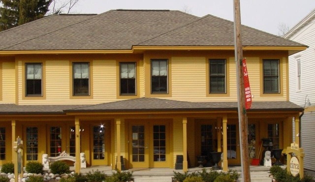 Central Location In Downtown Douglas
