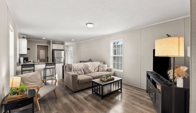 Charming 2BR Warren House