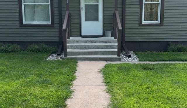 Charming 3-bedroom house in Loup City with AC