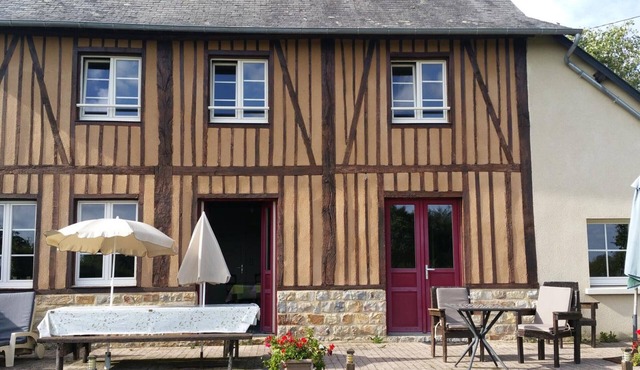 Charming authentic Norman house with fireplace and pets allowed in Barenton