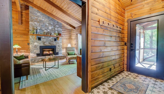 Charming cabin with WiFi nestled in serene Austerlitz near the Berkshires in Austerlitz