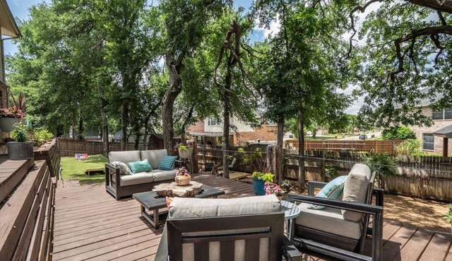 Charming home w/Backyard Oasis Near Denton Square