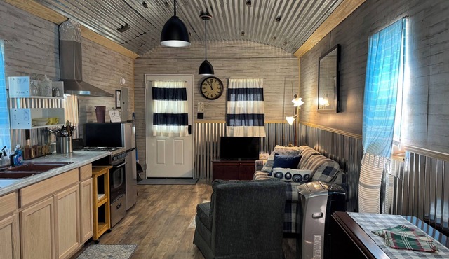 Charming tiny home in delightful Pangburn near Little Red River - pet friendly