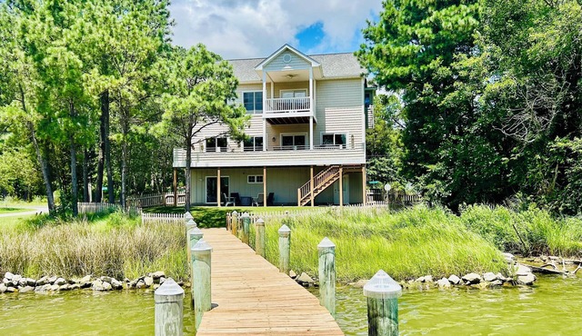 Charming Waterfront 3-bedroom house in Piney Point in Piney Point