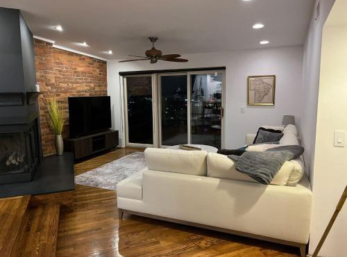 City View Perch Walkable Apt
