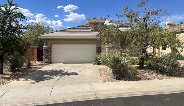 CLEAN, Quiet, Gorgeous Views, Pet Friendly