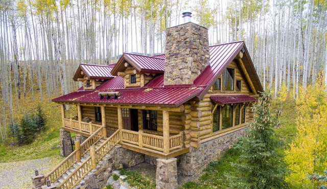 Colorado Luxury Log Home of your dreams in the aspens off the grid