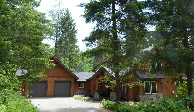 Comfortable Clean Suncadia Family Home Sleeps12, FIRE pit, HOT tub, Bikes, PETS