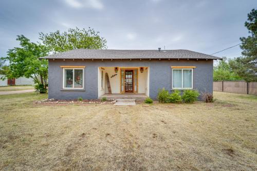 Comfortable Cozy Home w/Spacious Yard