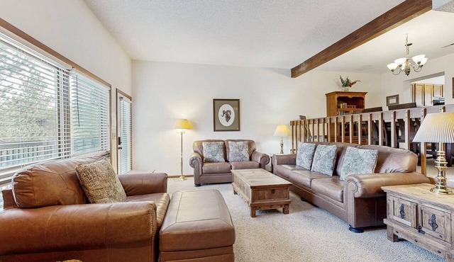 Comfortable home with breathtaking mountain views and high-speed WiFi