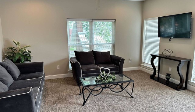 Contractor's Choice · 3BR · Near Ingalls/Chevron