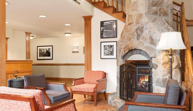 Country Inn & Suites by Radisson, Lincoln North Hotel and Conference Center, NE