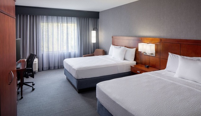 Courtyard by Marriott Charleston Downtown/Civic Center
