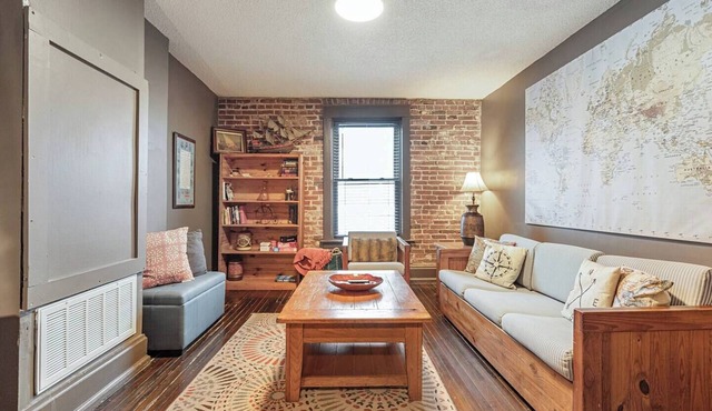 Cozy 1BR near KU Med, walkable