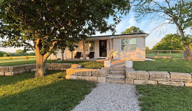 Cozy 2-bedroom home on 6-acres in Louisburg, close to wedding venues