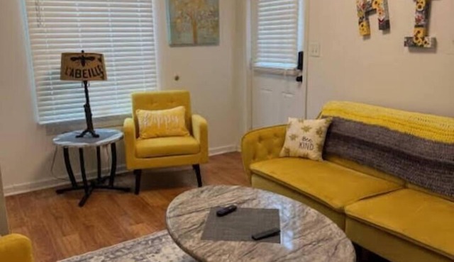 Cozy Apt- Centrally located in Arcada Township