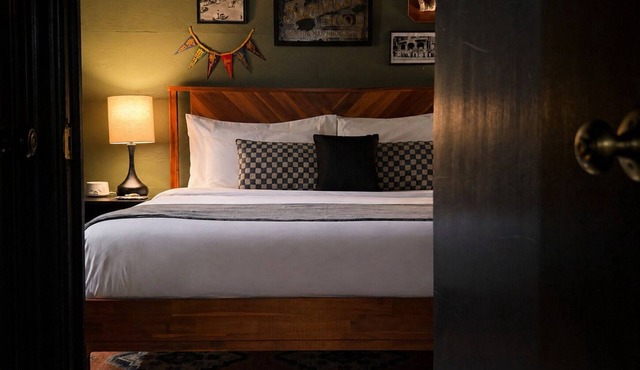 Cozy Basement w/King Bed |The Rambler