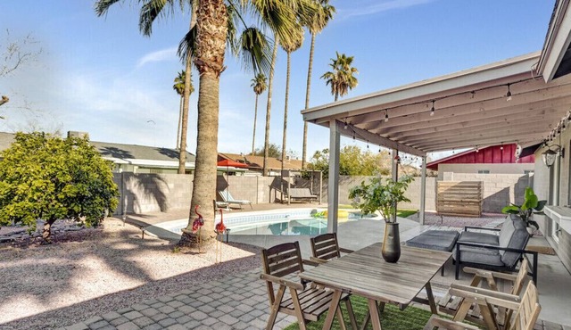 Cozy Casa w/ Pool - Close to Dobson Ranch in Mesa