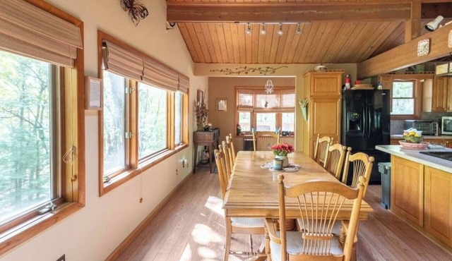 Cozy Elevated Cabin in the Woods, Fire Pit + Lake Access