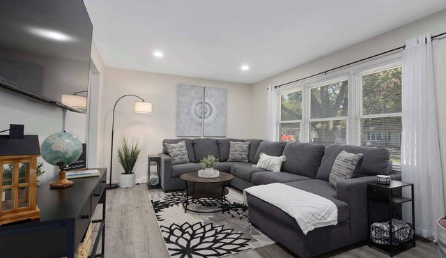 Cozy Home King Beds, Fenced Yard | Sleeps 6