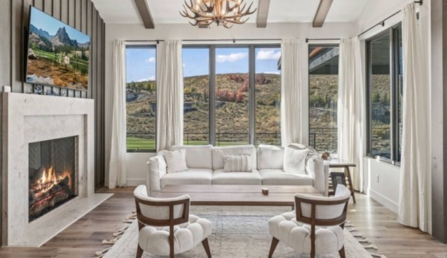 Cozy, Peaceful Mountain Oasis