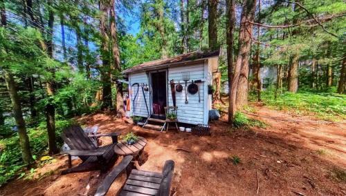 Cozy Tiny House Perfect for Fishing and Water Sports on Brantingham Lake, NY